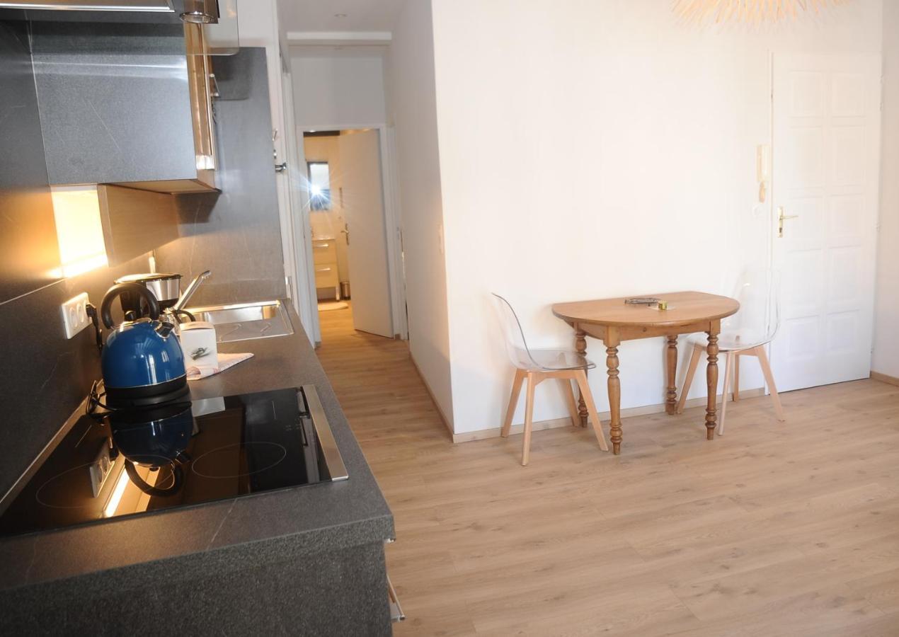 Au Colombage Bleu 2 A 4 Pers Apartment Dieppe Exterior photo
